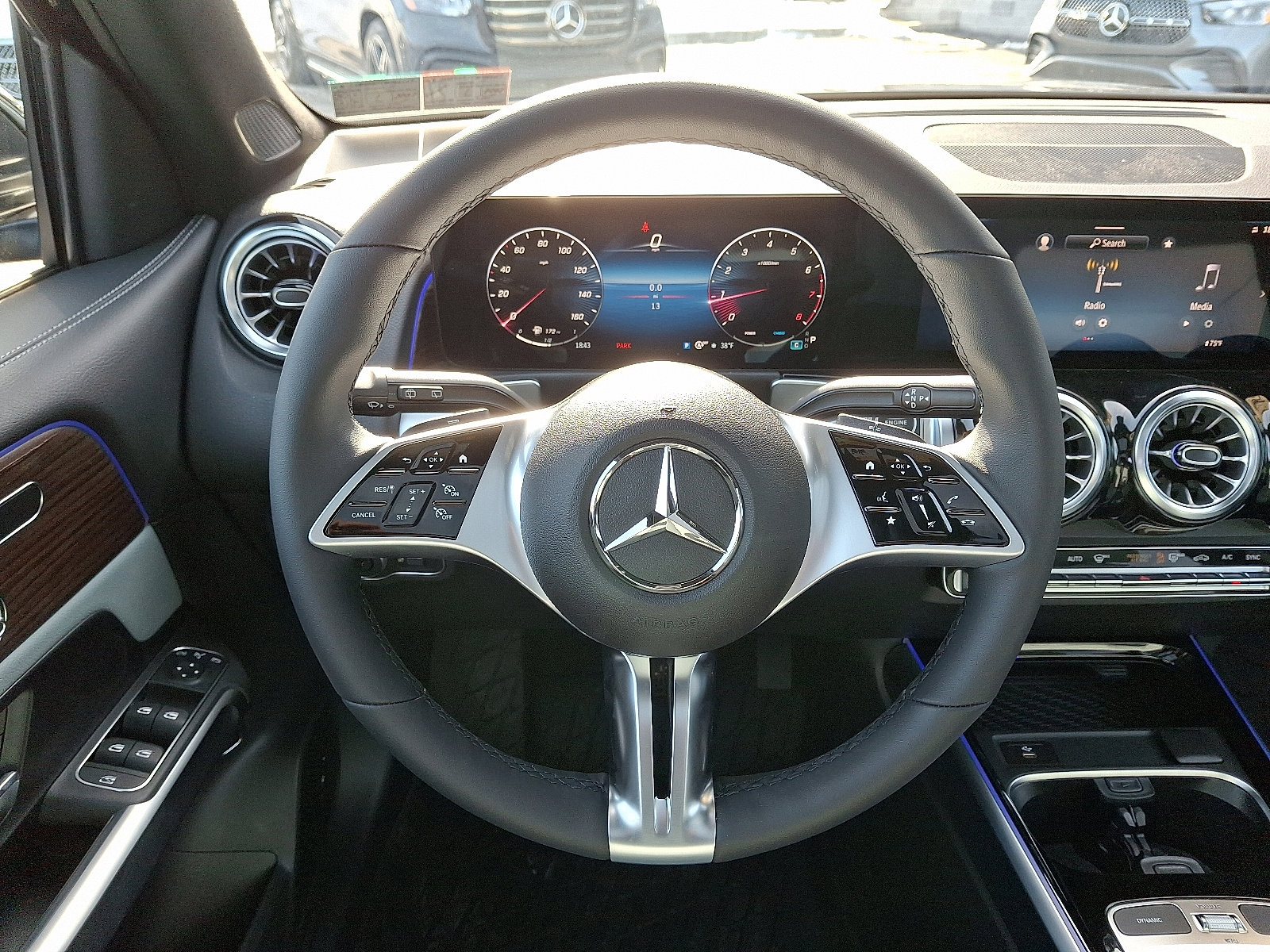 Used 2026 Mercedes-Benz GLB 250 4MATIC image 18