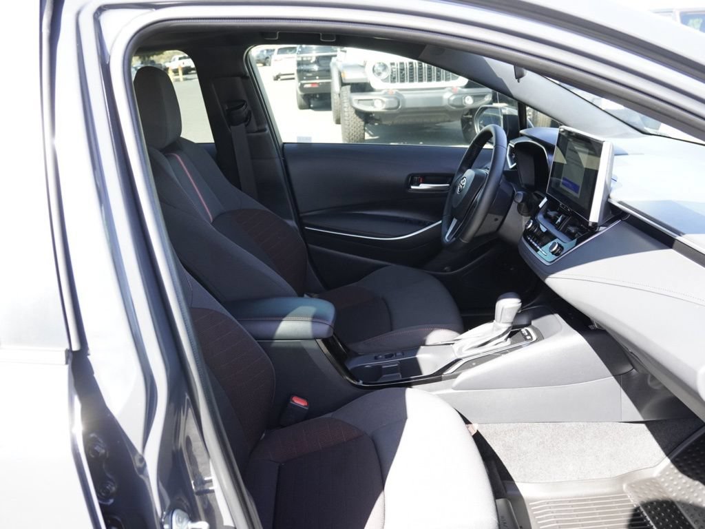 Used 2025 Toyota Corolla SE w/ SE Premium Package FWD image 21