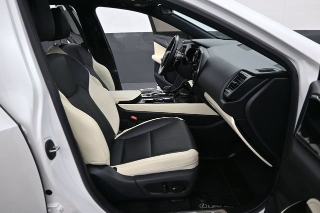 Used 2024 Lexus NX 250 FWD w/ Towing Package (2000 Lbs) image 14