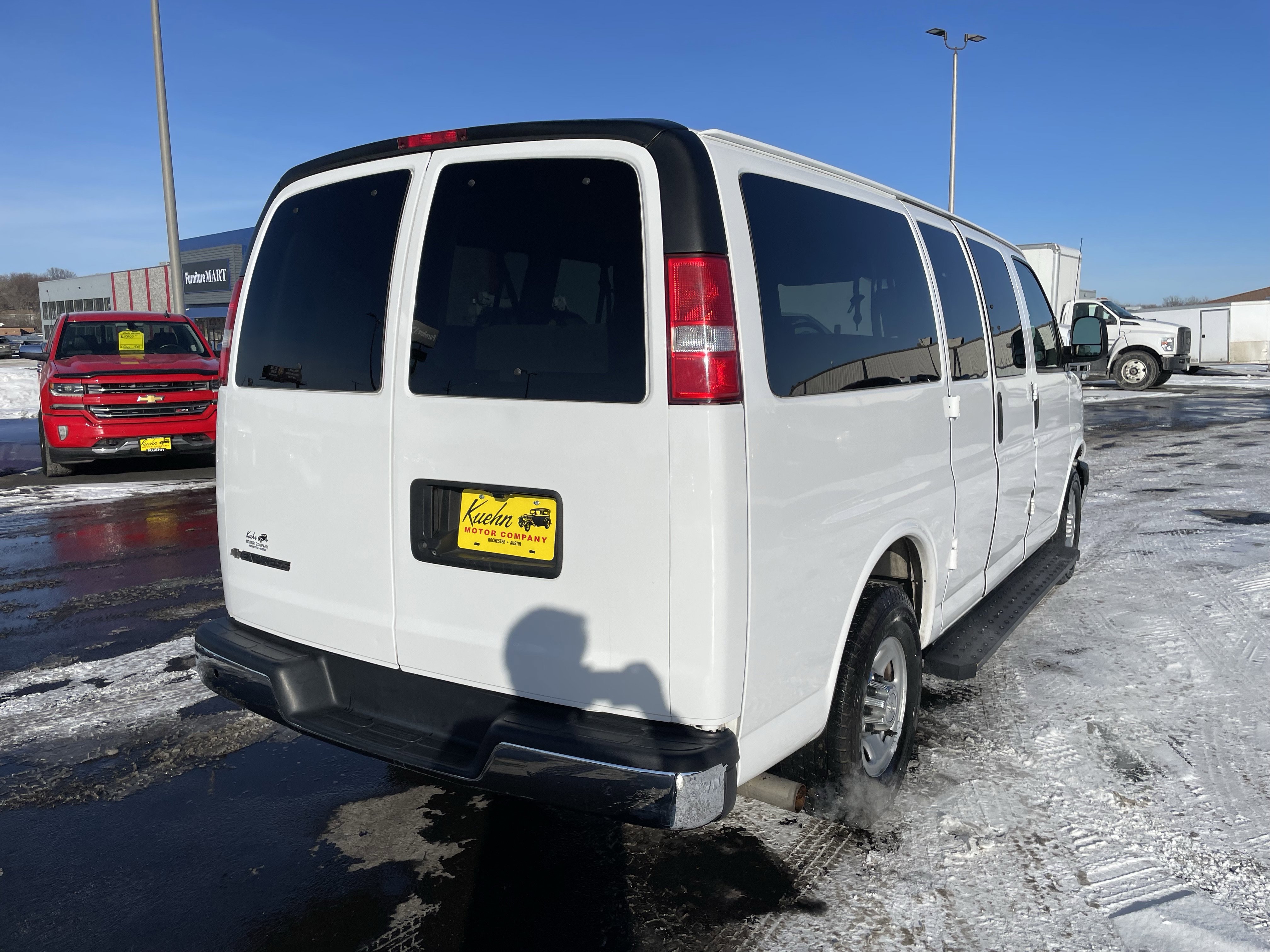 Used 2018 Chevrolet Express 2500 LT w/ LT Preferred Equipment Group image 8