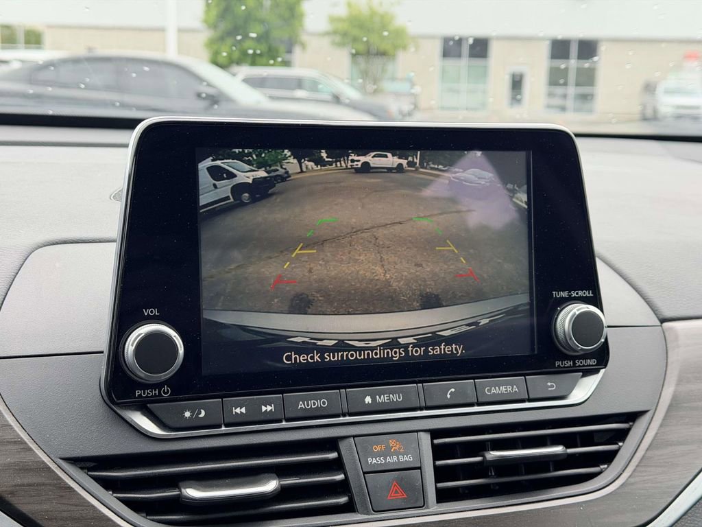 Used 2025 Nissan Altima 2.5 SV FWD image 4