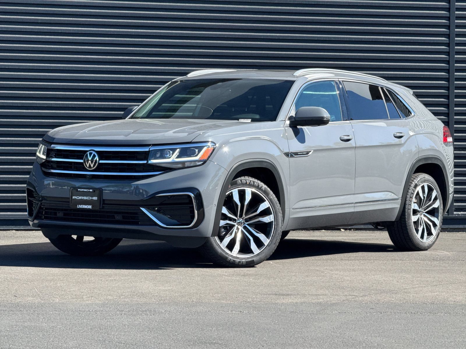 Used 2021 Volkswagen Atlas Cross Sport SEL Premium R-Line AWD/4WD image 2