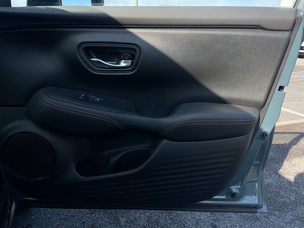 Certified 2025 Honda HR-V Sport image 28