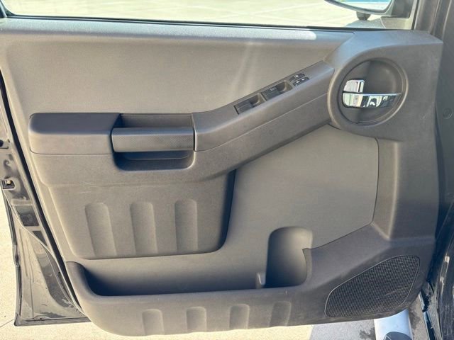 Used 2015 Nissan Xterra X image 23