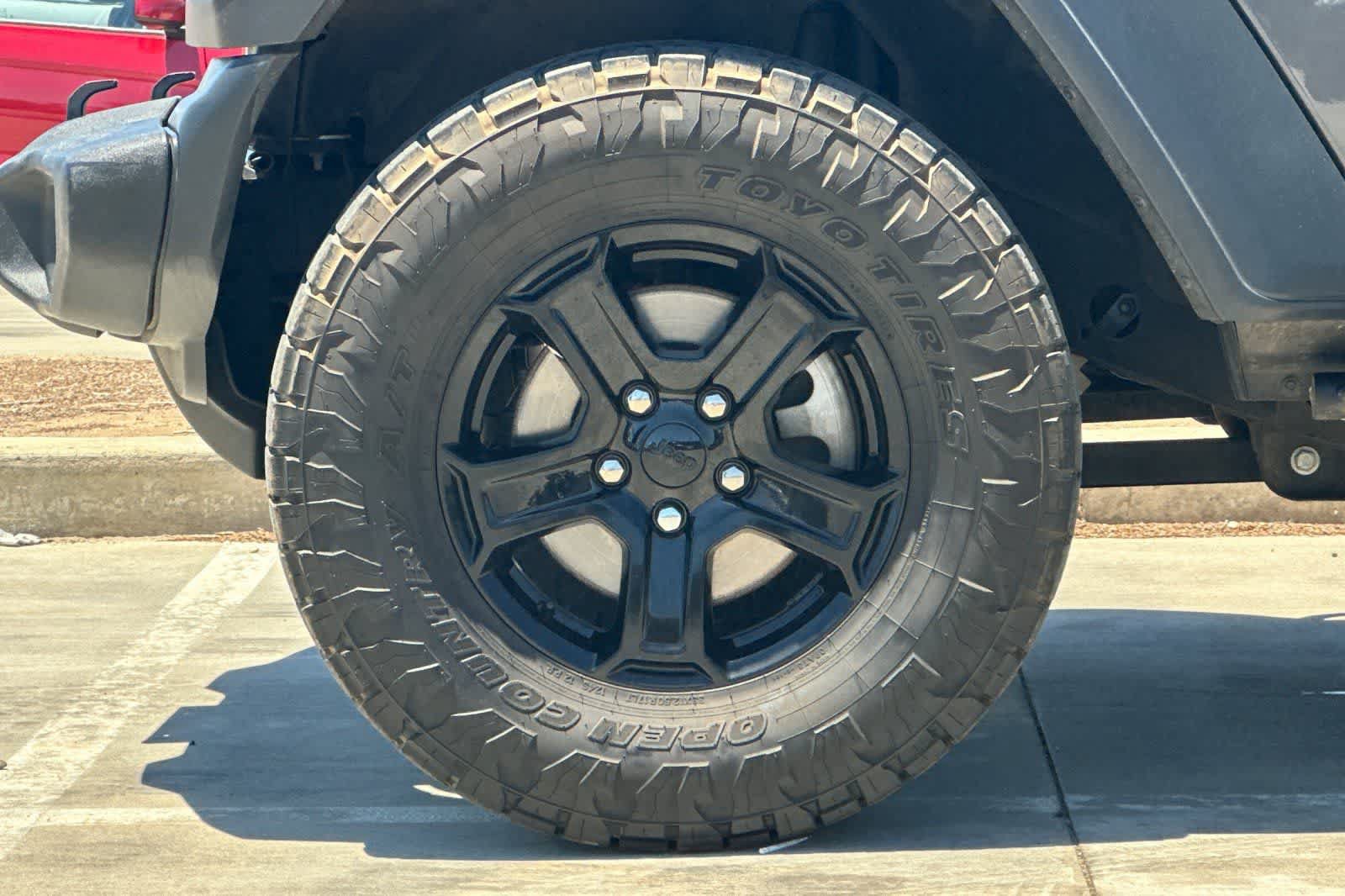Used 2018 Jeep Wrangler Sport AWD/4WD image 12