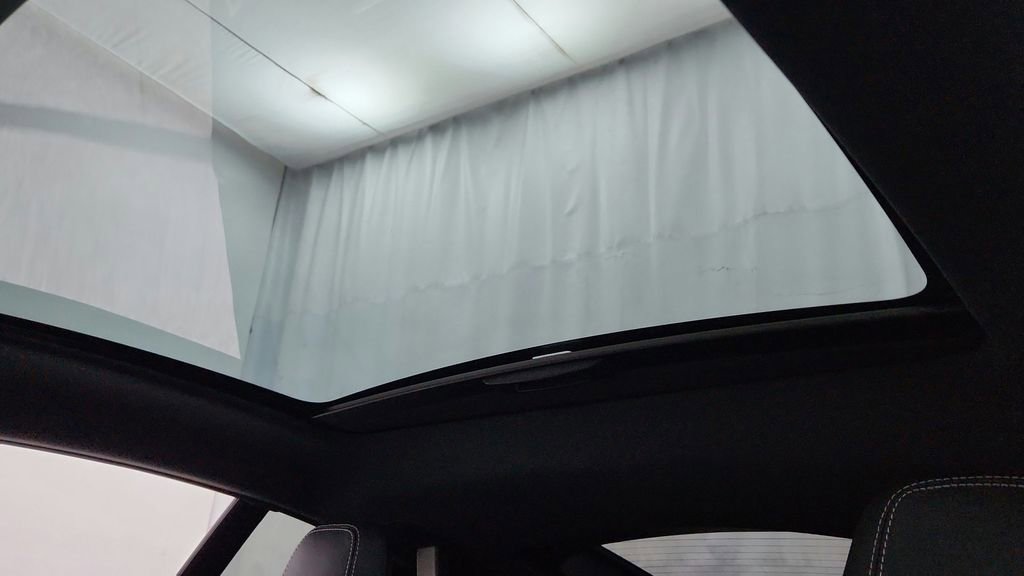 Used 2023 Jaguar F-TYPE Coupe image 16