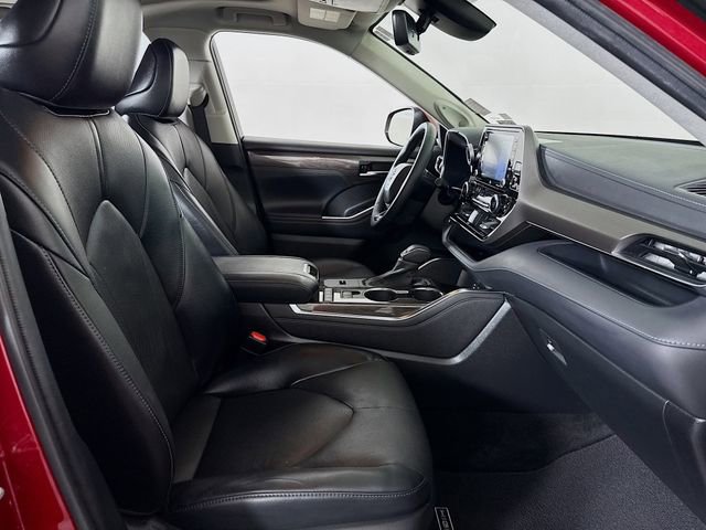 Used 2022 Toyota Highlander Limited image 25