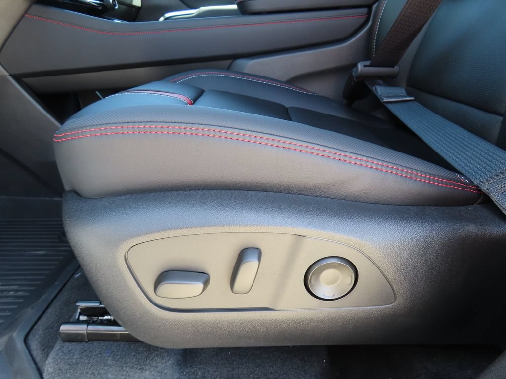 New 2026 Chevrolet Traverse RS w/ LPO, Floor Liner Package AWD/4WD image 10
