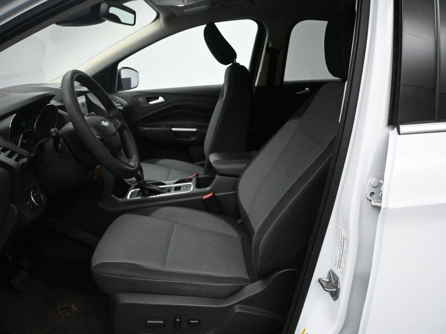 Used 2018 Ford Escape SE w/ Ford Safe & Smart Package image 8