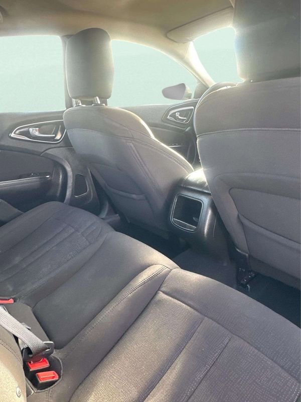 Used 2015 Chrysler 200 Limited image 8