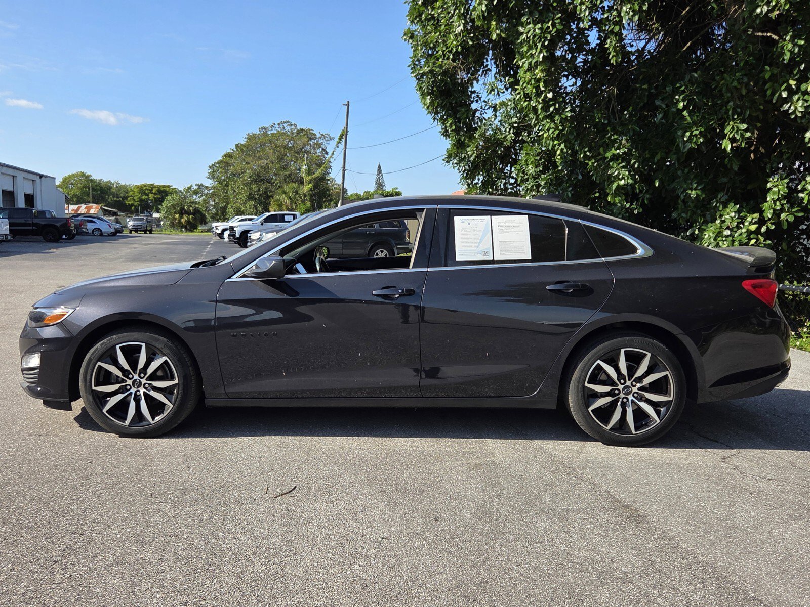 Used 2022 Chevrolet Malibu RS FWD image 2