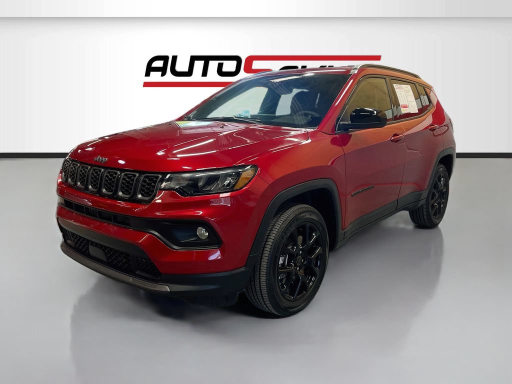 Used 2026 Jeep Compass Latitude AWD/4WD image 3