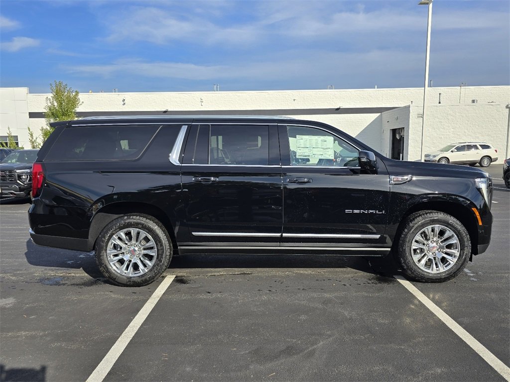 New 2026 GMC Yukon XL Denali image 9