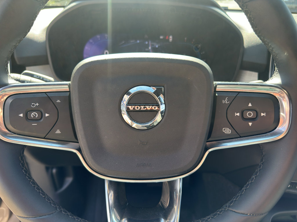 Used 2024 Volvo XC40 B5 Core AWD/4WD image 16