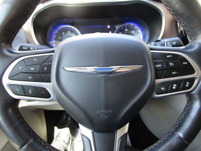Used 2019 Chrysler Pacifica Touring-L Plus w/ Advanced Safetytec Group FWD image 25