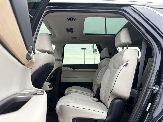 Used 2024 Hyundai Palisade Limited image 11
