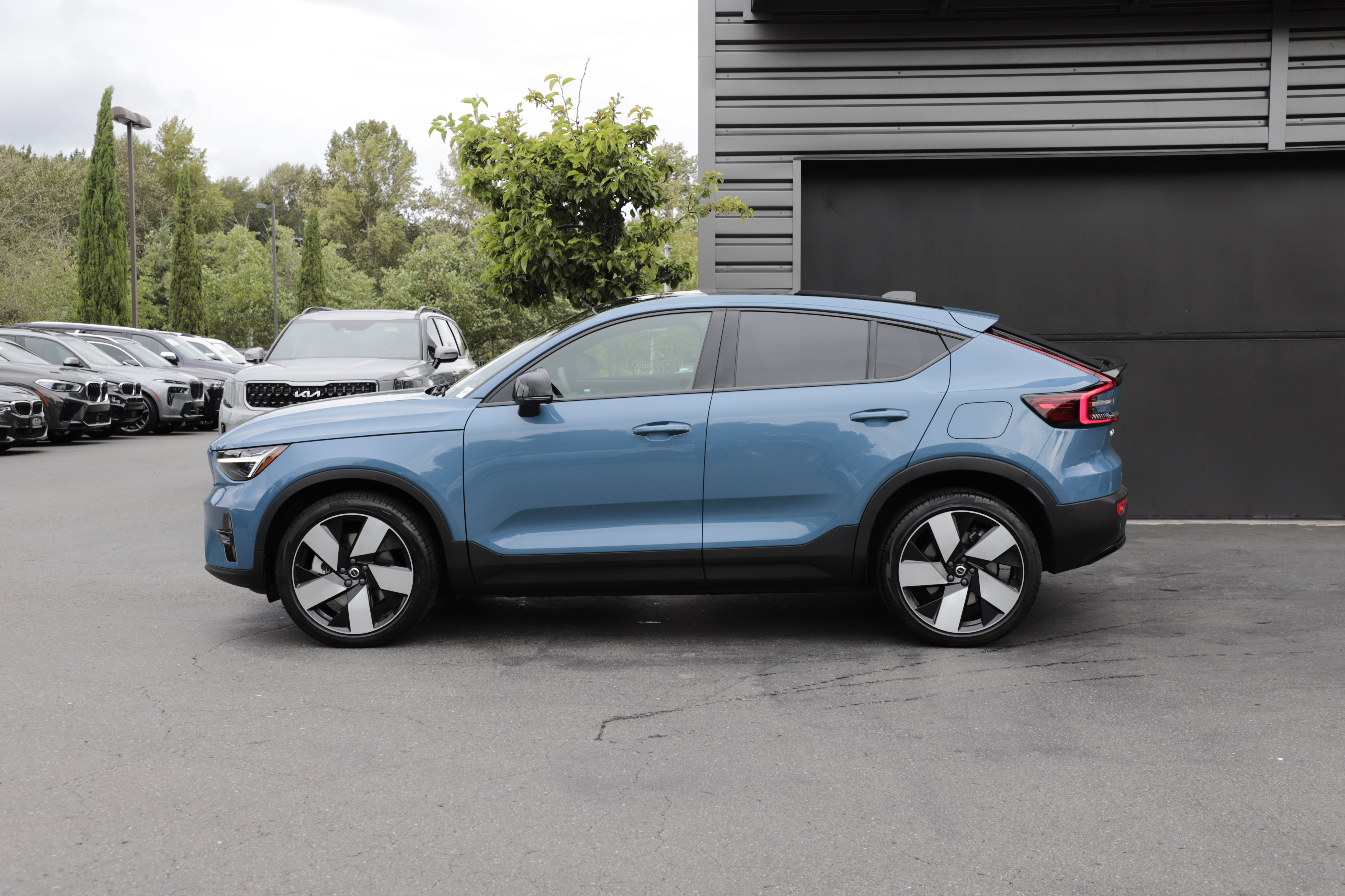 Used 2023 Volvo C40 P8 Recharge Ultimate AWD/4WD image 6
