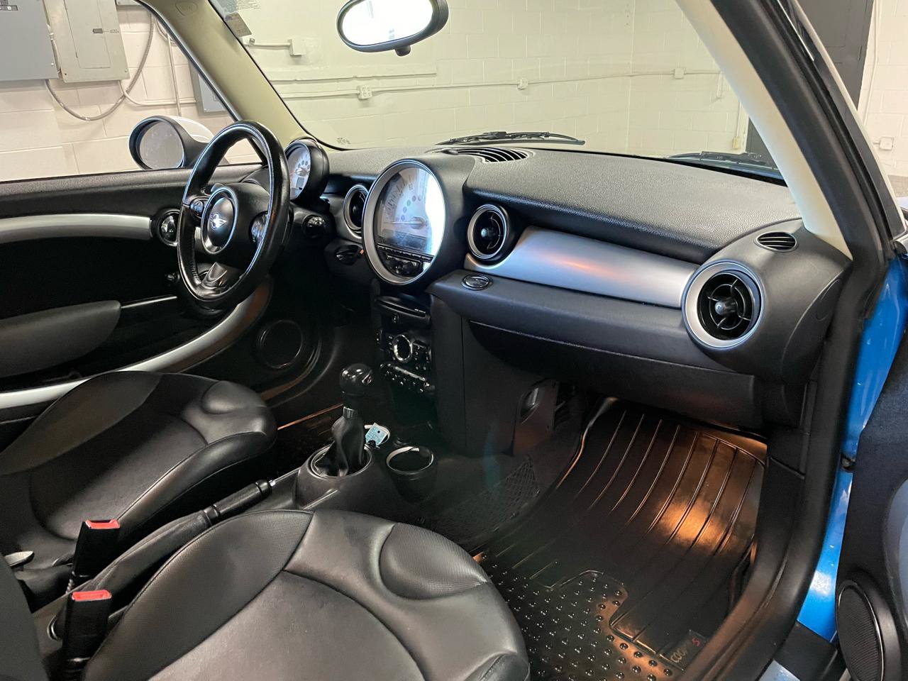 Used 2011 MINI Cooper S FWD image 12