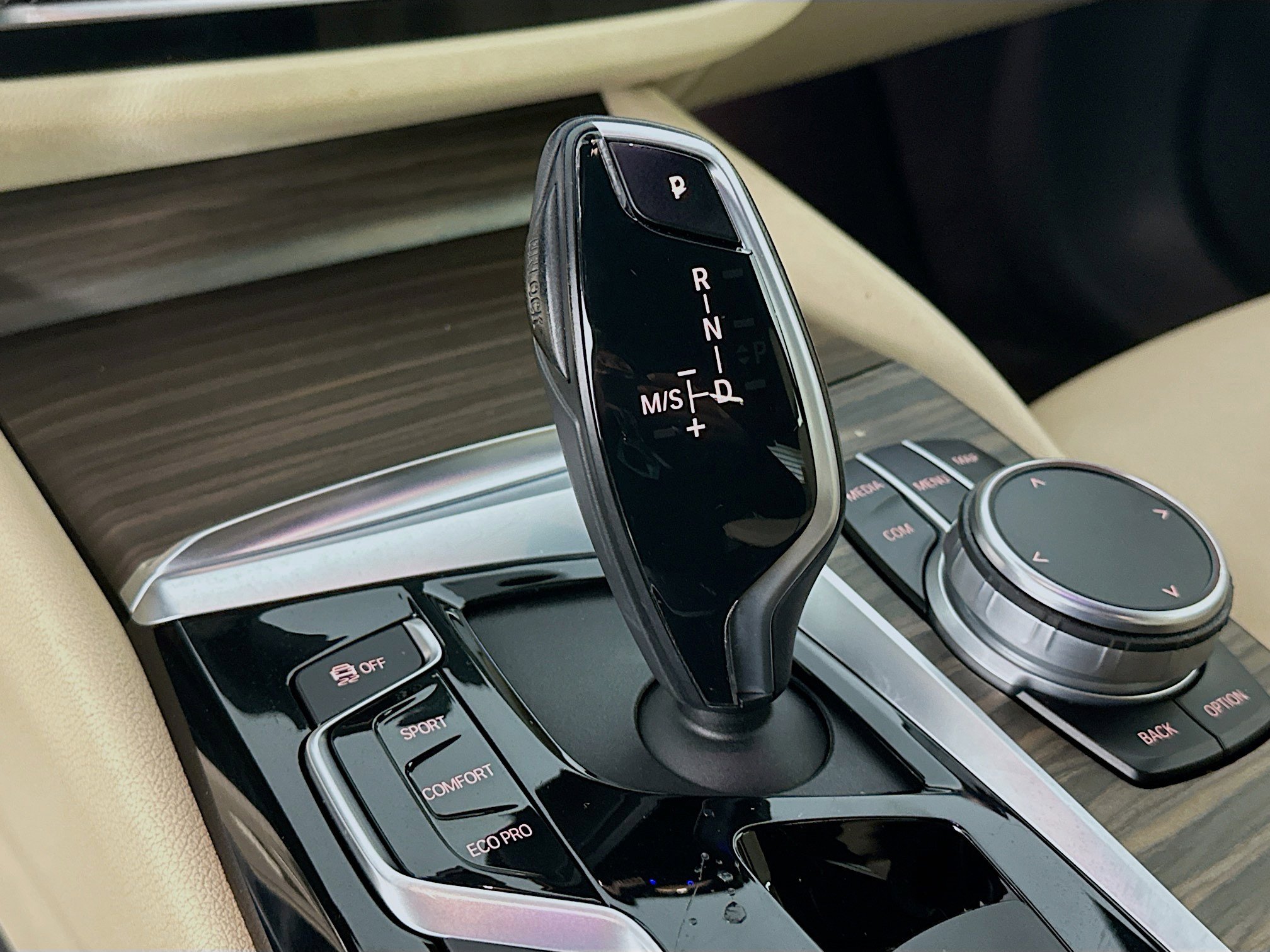 Used 2020 BMW 530i w/ Convenience Package image 25