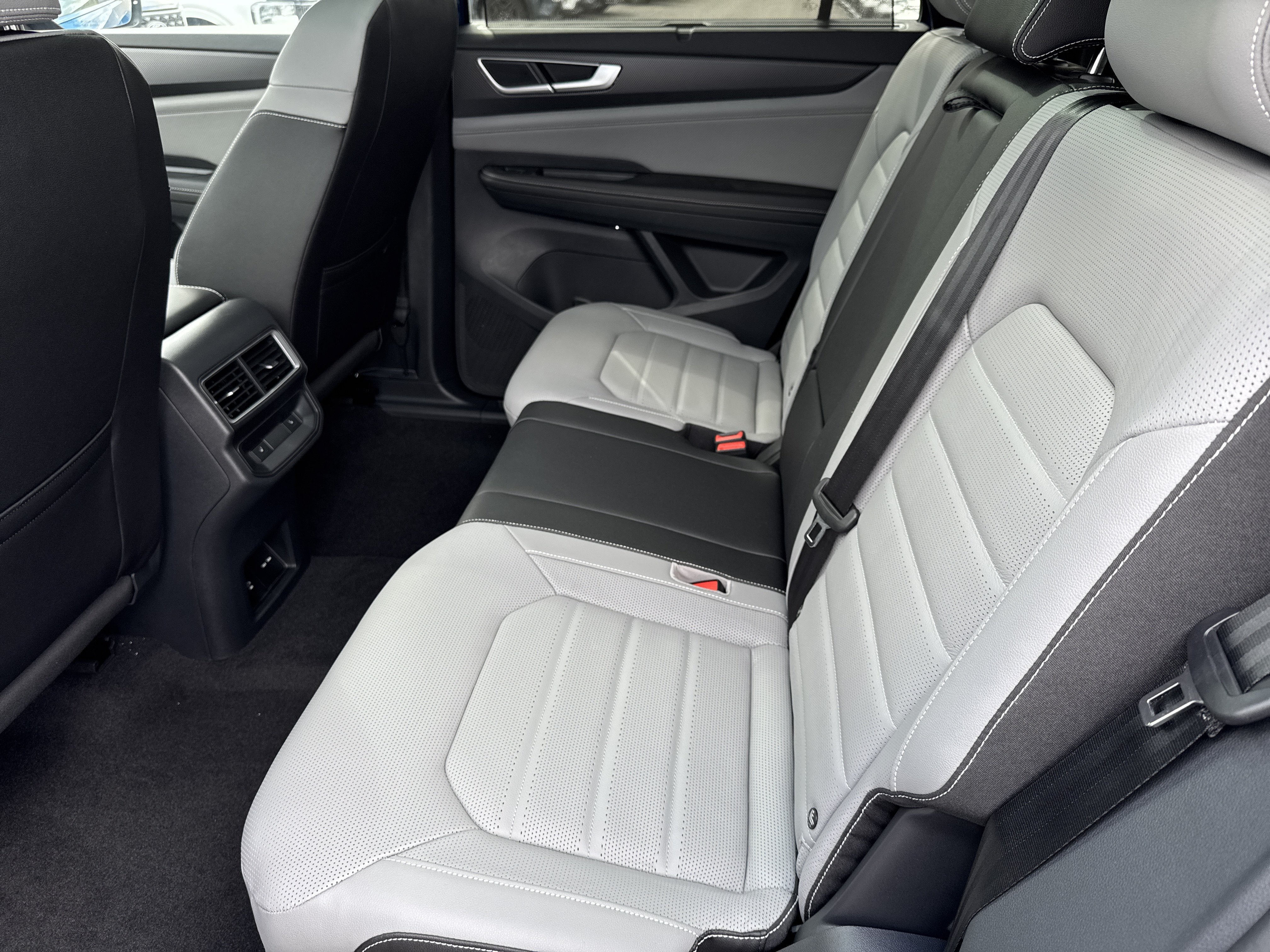 New 2026 Volkswagen Atlas Cross Sport SEL AWD/4WD image 23