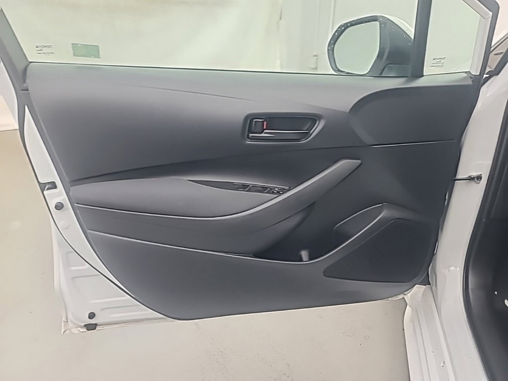 Used 2025 Toyota Corolla LE FWD image 24