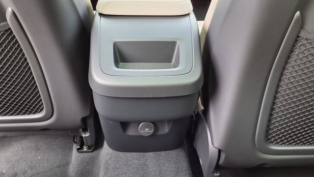 New 2026 Volvo XC60 B5 Core AWD/4WD image 17