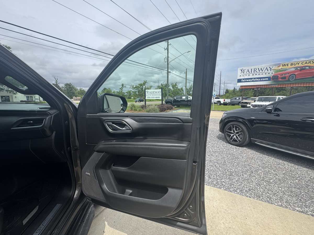 Used 2021 GMC Yukon SLT w/ Rear Media and Nav Package RWD image 32