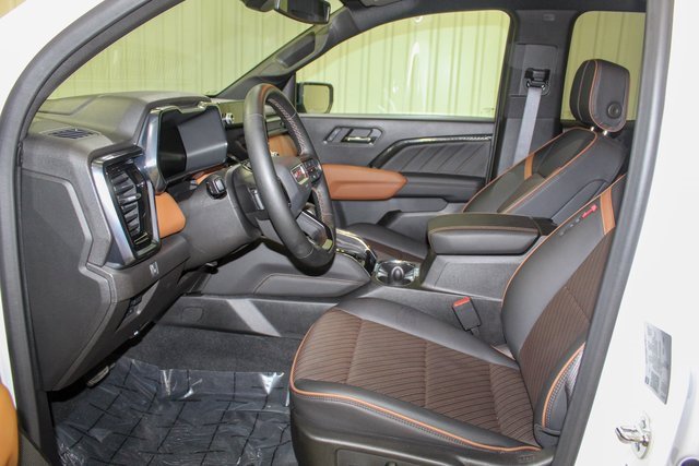 Used 2025 GMC Canyon AT4 w/ LPO, Off Road Lift Package image 8