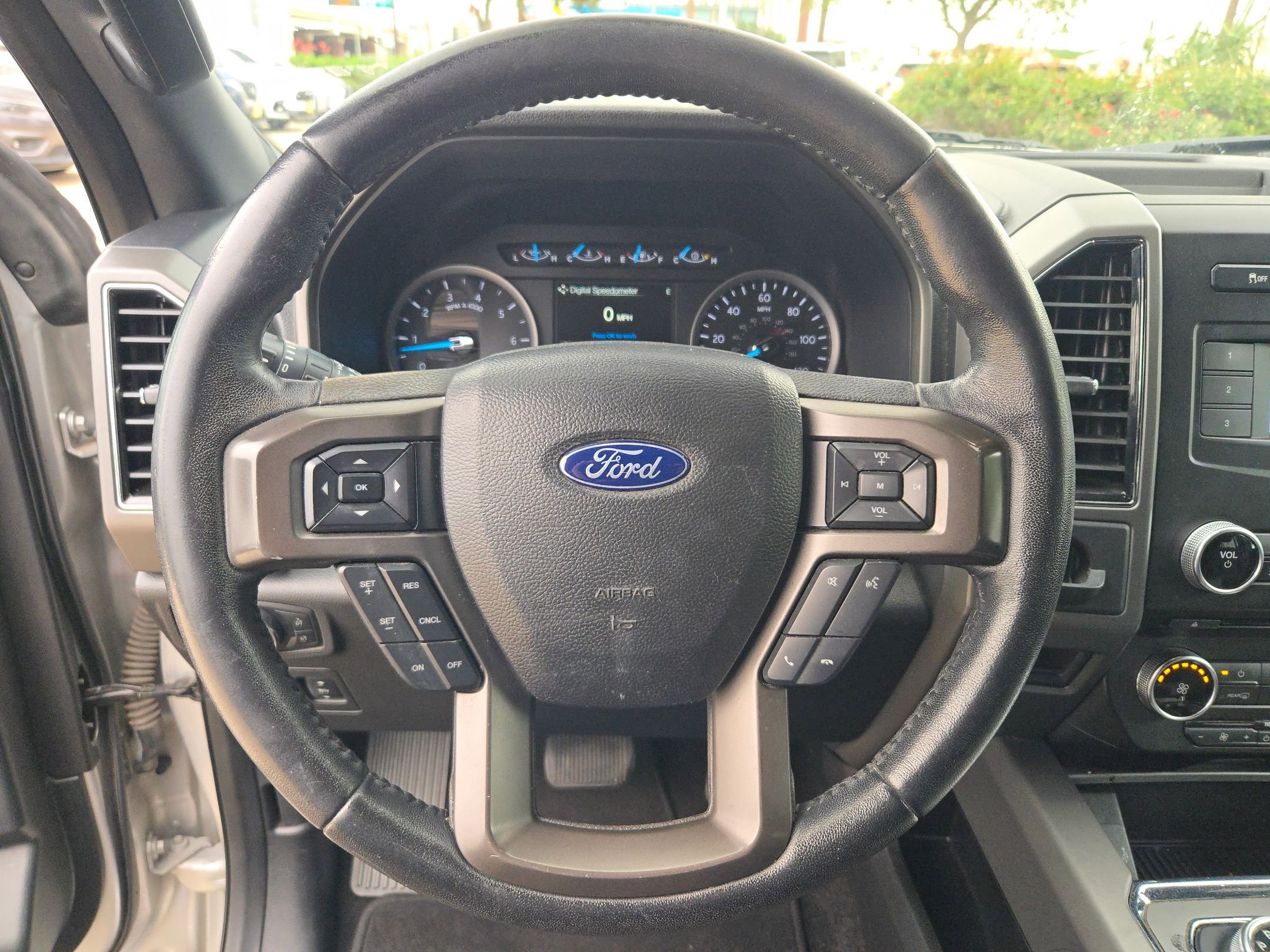 Used 2018 Ford Expedition XLT RWD image 10