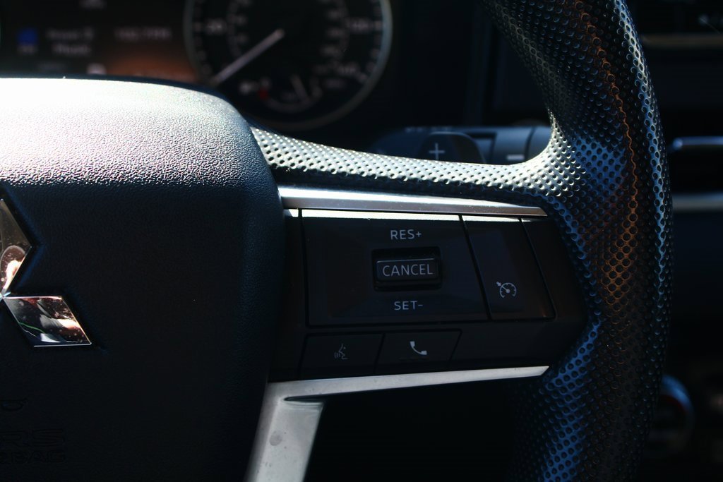 Used 2024 Mitsubishi Outlander ES image 15