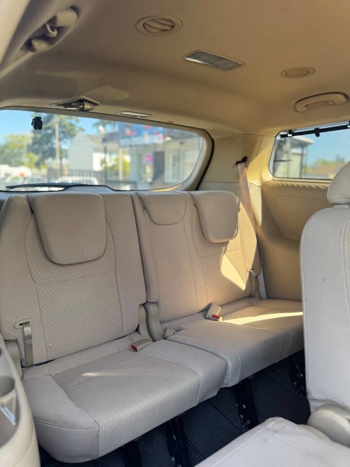 Used 2016 Kia Sedona LX w/ LX Convenience Package FWD image 8