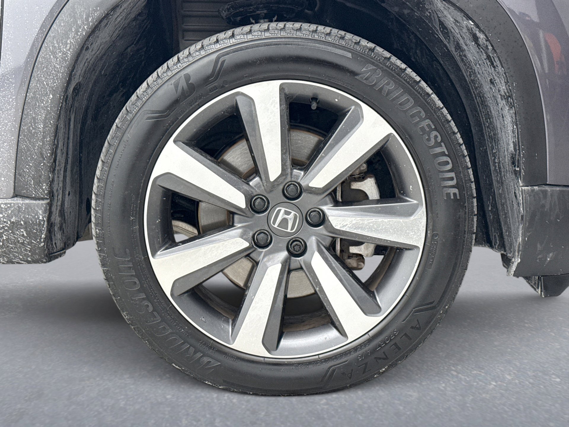 Used 2024 Honda Pilot Touring image 29