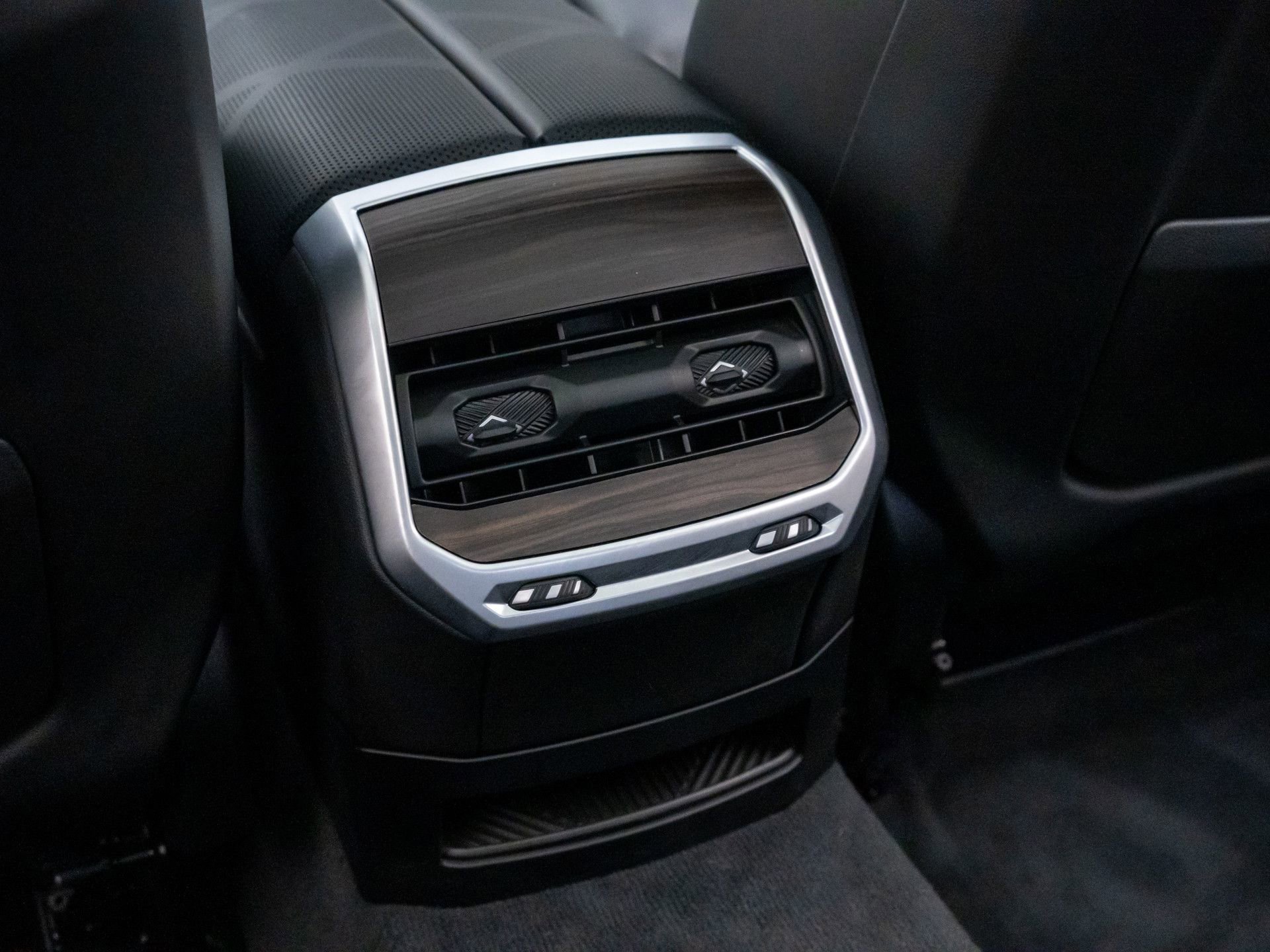 Certified 2023 BMW 760i xDrive AWD/4WD image 21