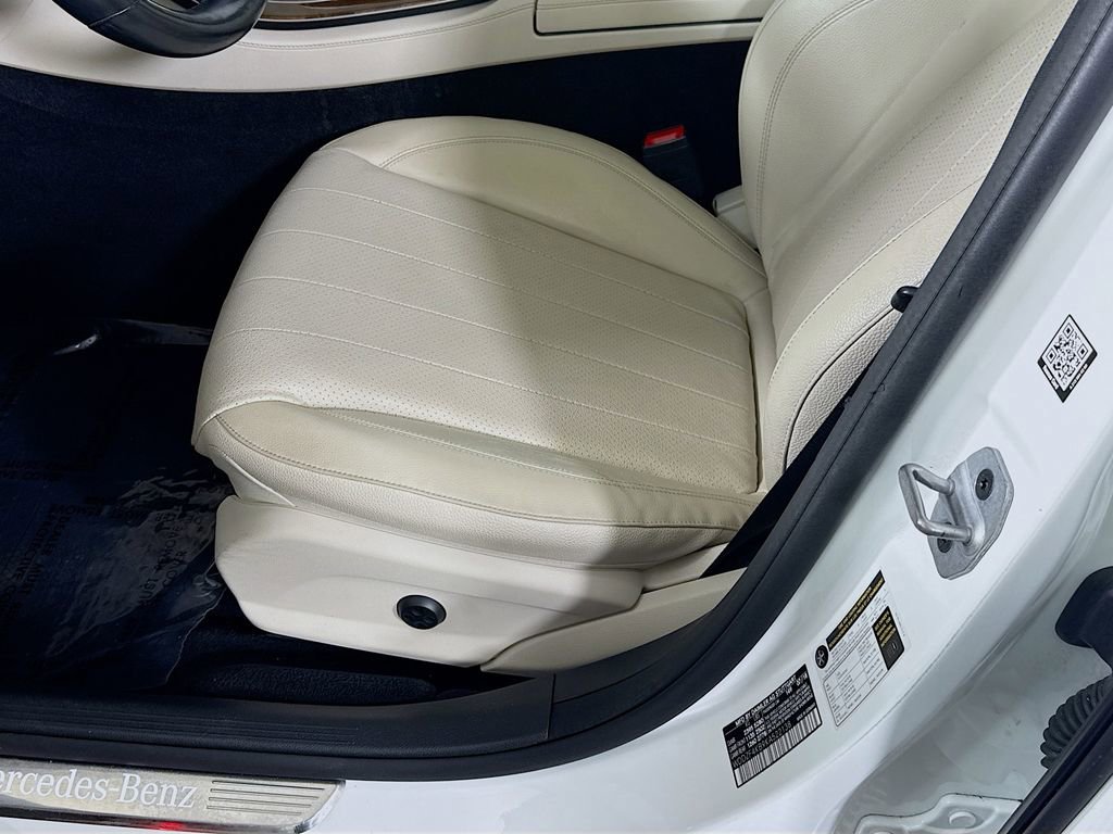 Used 2019 Mercedes-Benz E 300 4MATIC image 26