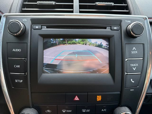 Used 2017 Toyota Camry SE FWD image 19