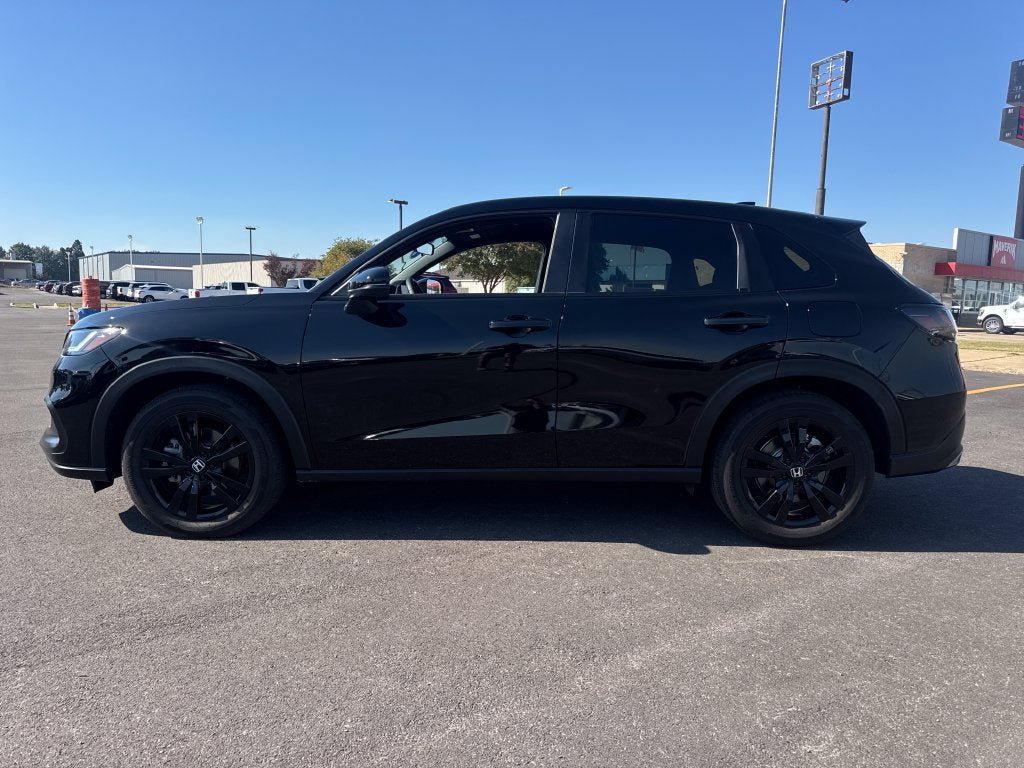 Used 2027 Honda HR-V Sport image 3