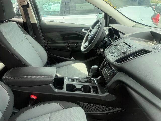 Used 2017 Ford Escape SE w/ SE Cold Weather Package image 3