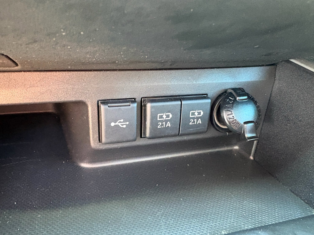 Used 2021 Toyota Highlander XLE image 20