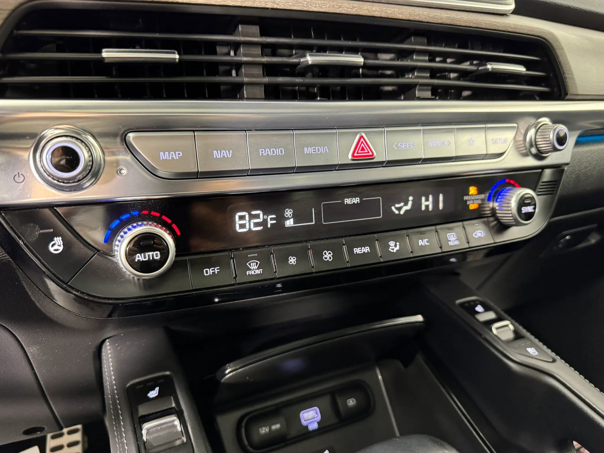 Used 2022 Kia Telluride SX w/ SX Prestige Package AWD/4WD image 22