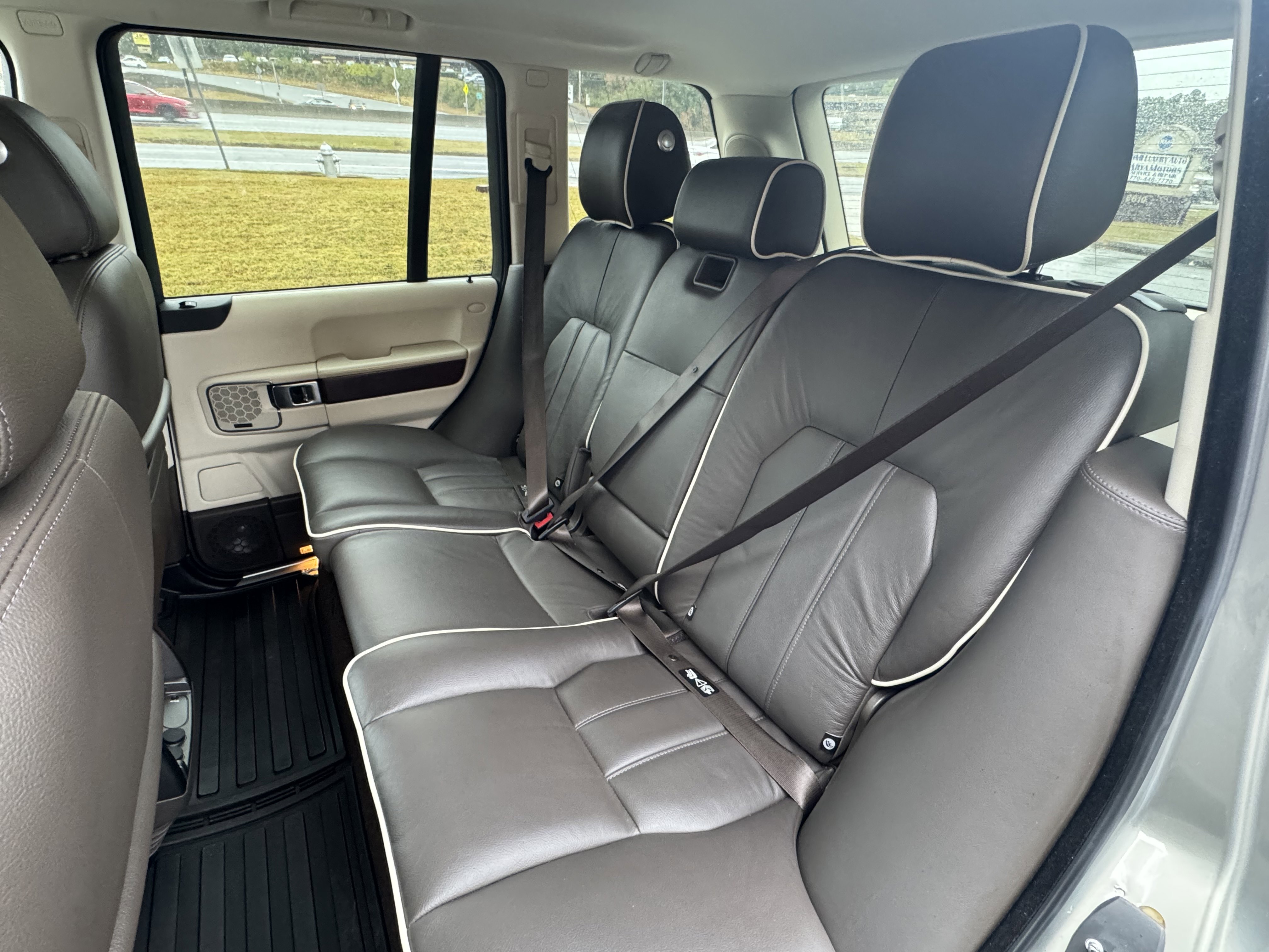 Used 2012 Land Rover Range Rover HSE image 31