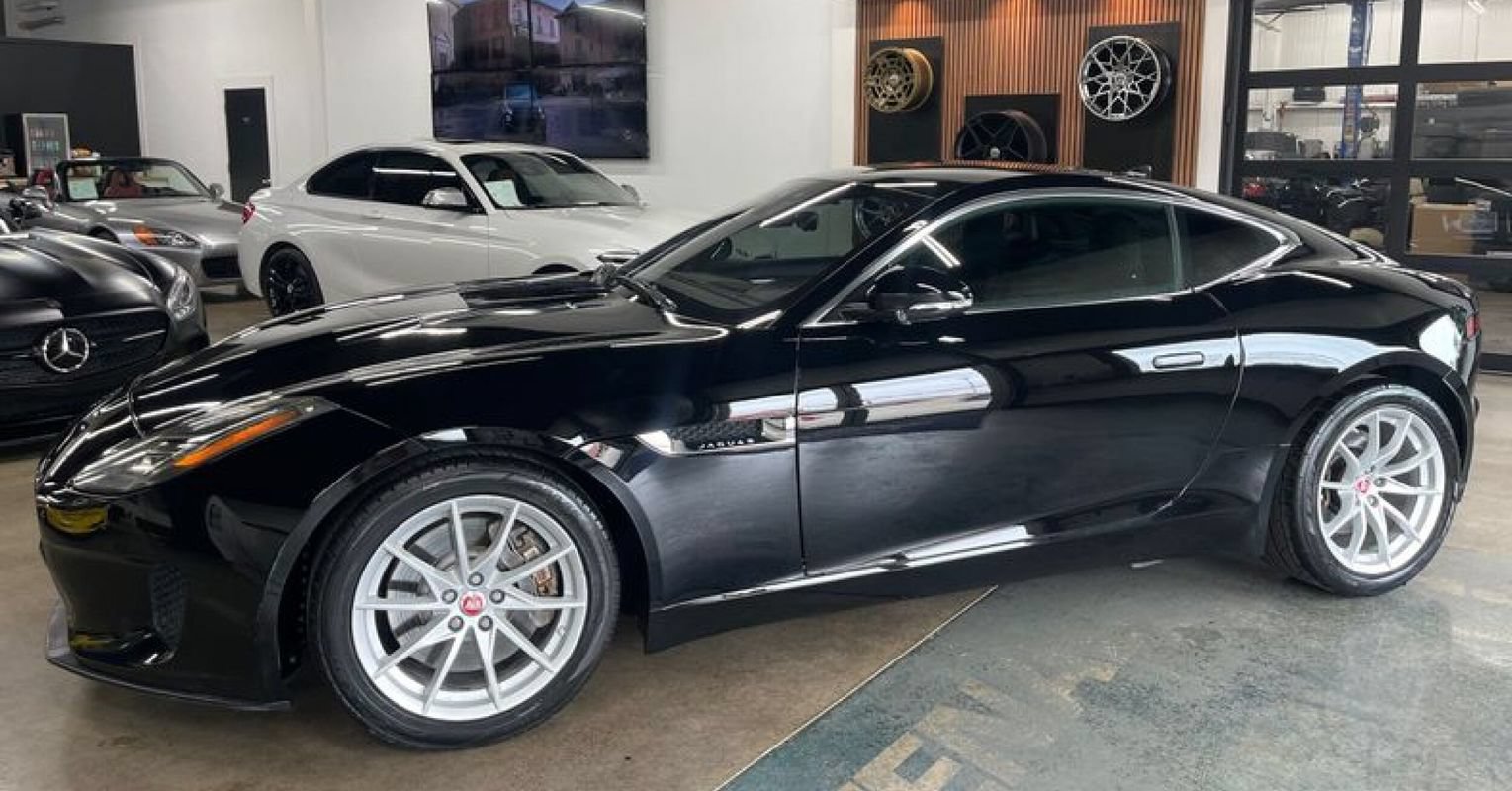 Used 2018 Jaguar F-TYPE Coupe RWD image 1