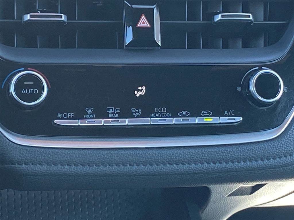 Used 2022 Toyota Corolla SE image 9