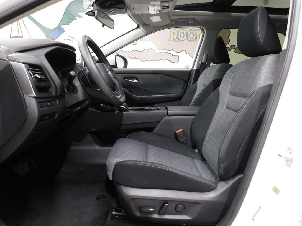 Used 2023 Nissan Rogue SV AWD/4WD image 26