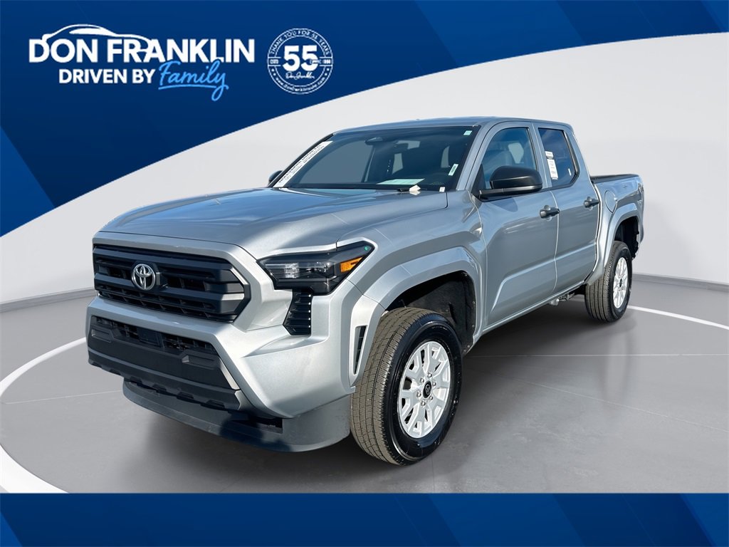 Used 2025 Toyota Tacoma SR image 1