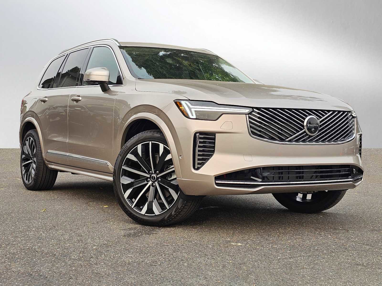 New 2026 Volvo XC90 B6 Plus image 1
