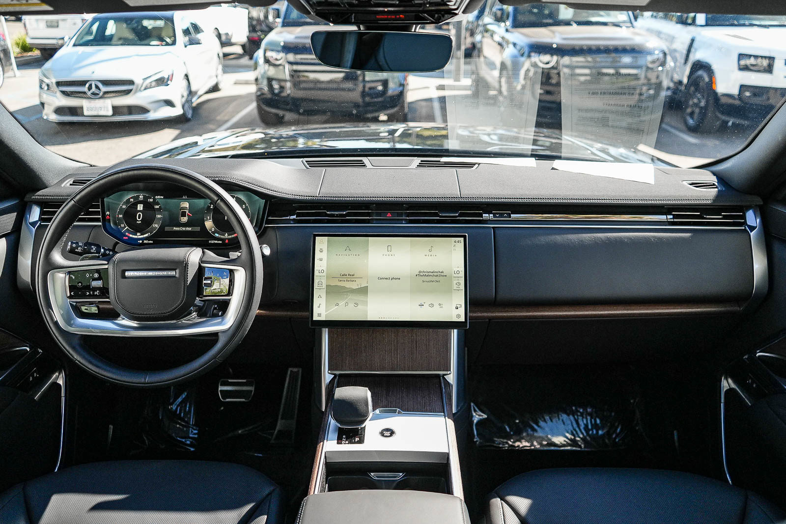 Certified 2026 Land Rover Range Rover Long Wheelbase SE AWD/4WD image 13