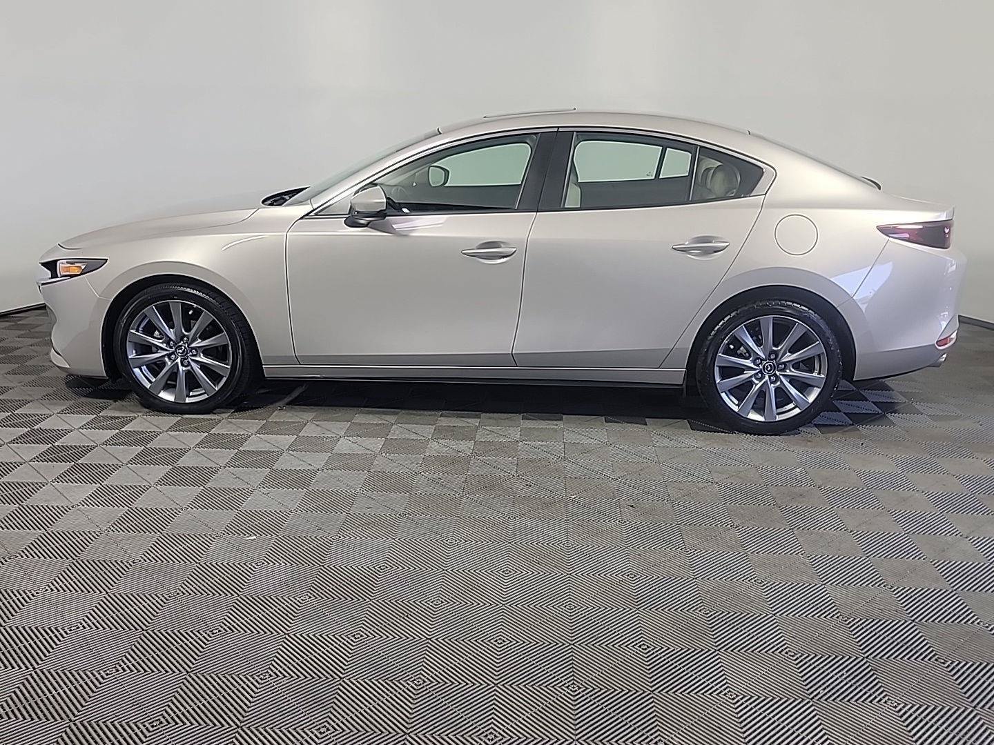 Used 2023 MAZDA MAZDA3 s FWD image 11