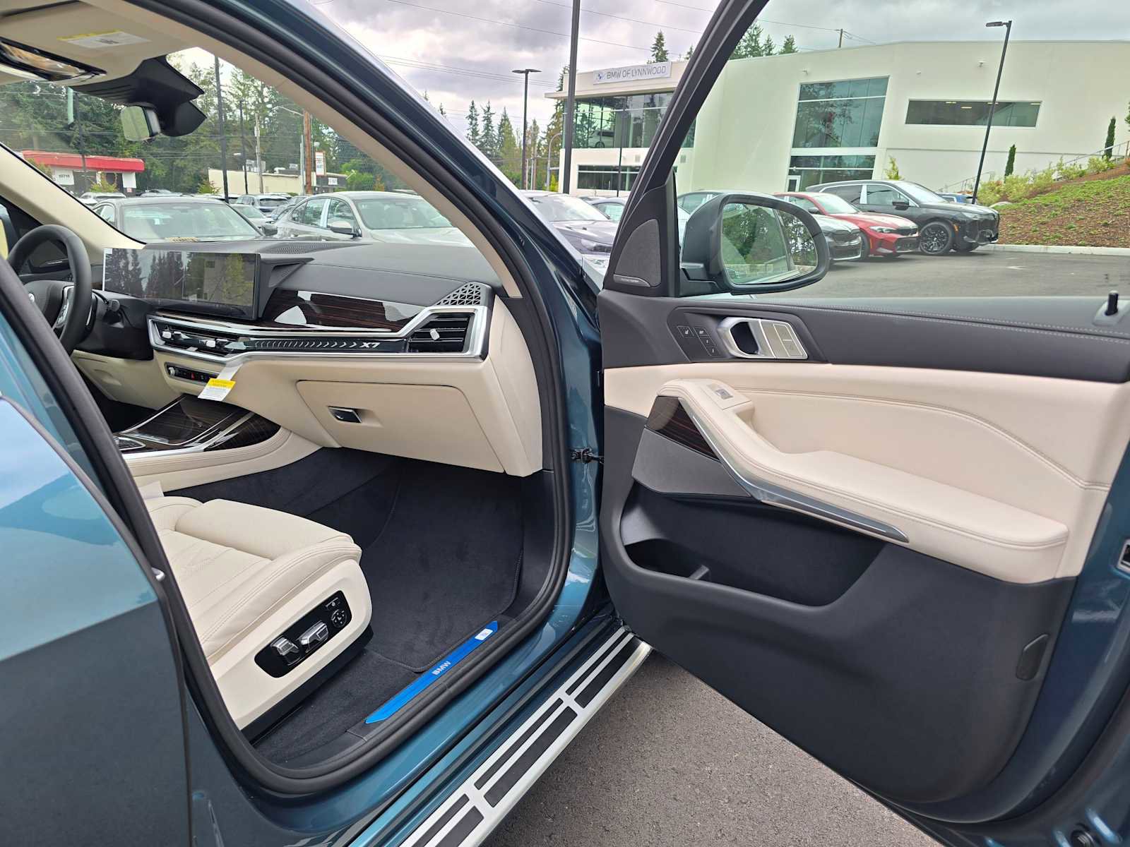 New 2026 BMW X7 xDrive40i w/ Executive Package image 10