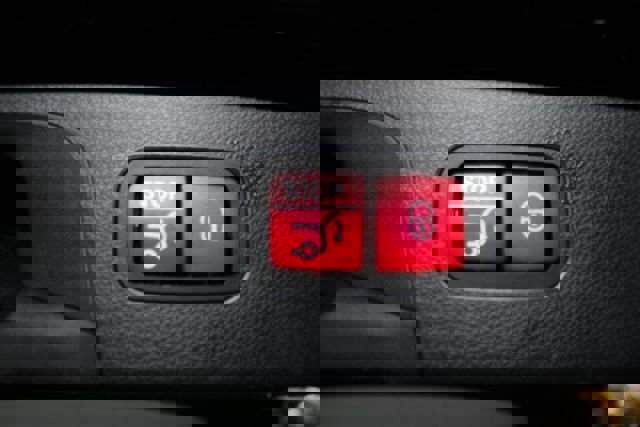 Used 2018 Mercedes-Benz GLC 300 Luxury w/ Multimedia Package image 22