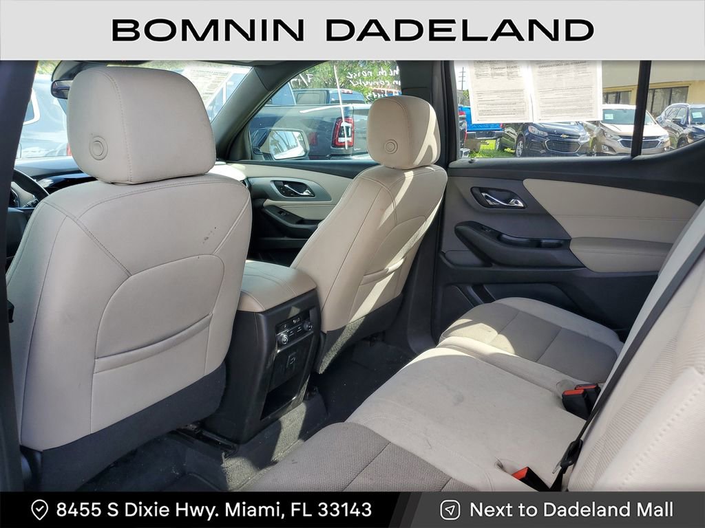 Used 2022 Chevrolet Traverse LS image 10